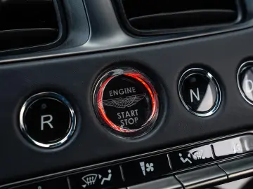 ASTON MARTIN Superleggera 5.2 V12