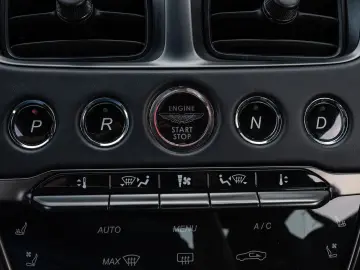 ASTON MARTIN Superleggera 5.2 V12