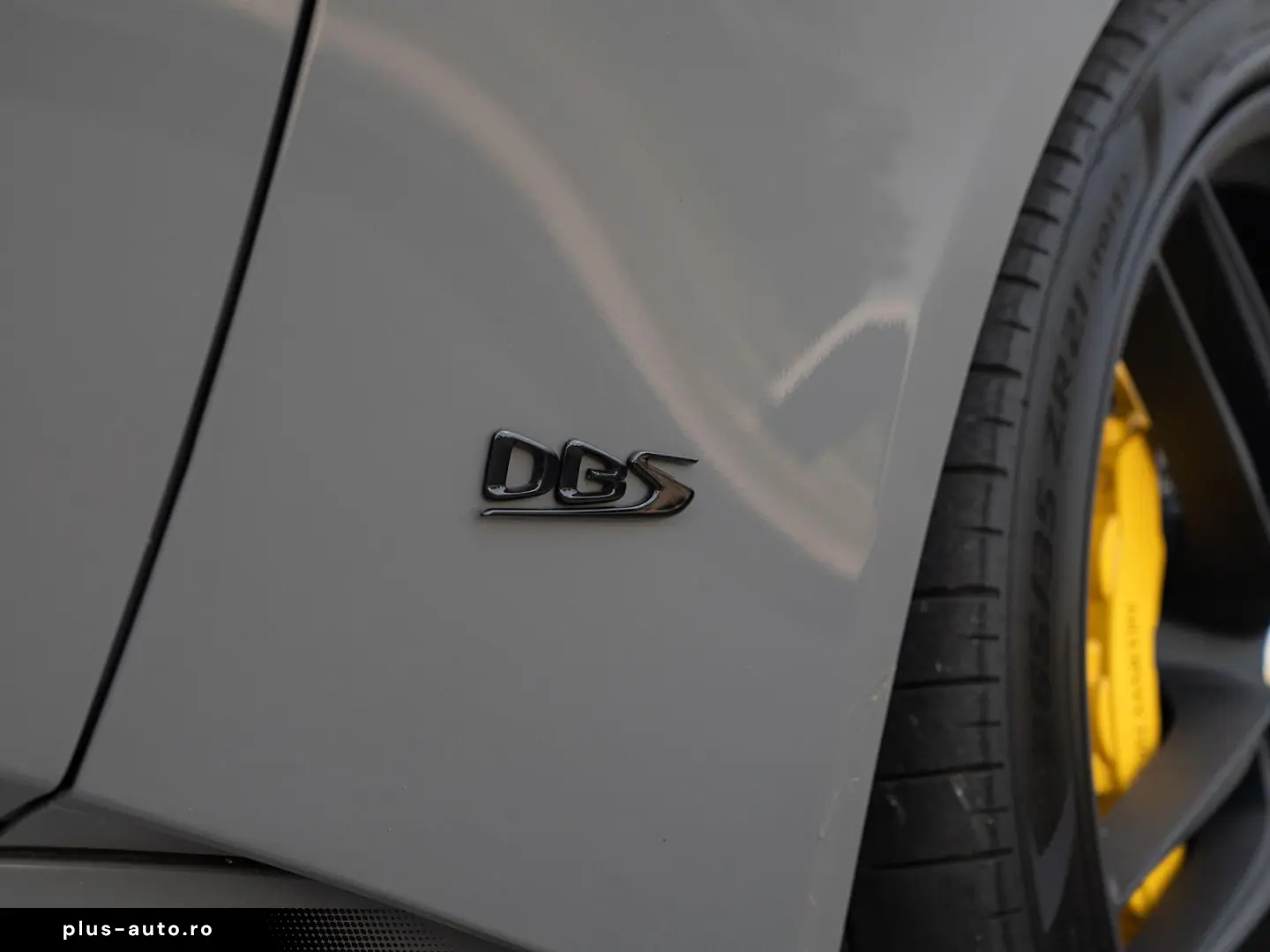 ASTON MARTIN Superleggera 5.2 V12