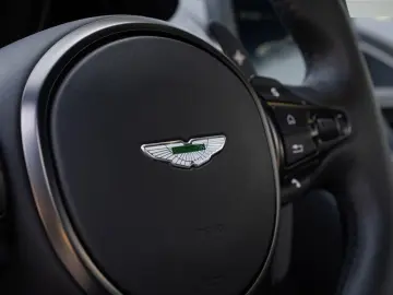 ASTON MARTIN Superleggera 5.2 V12