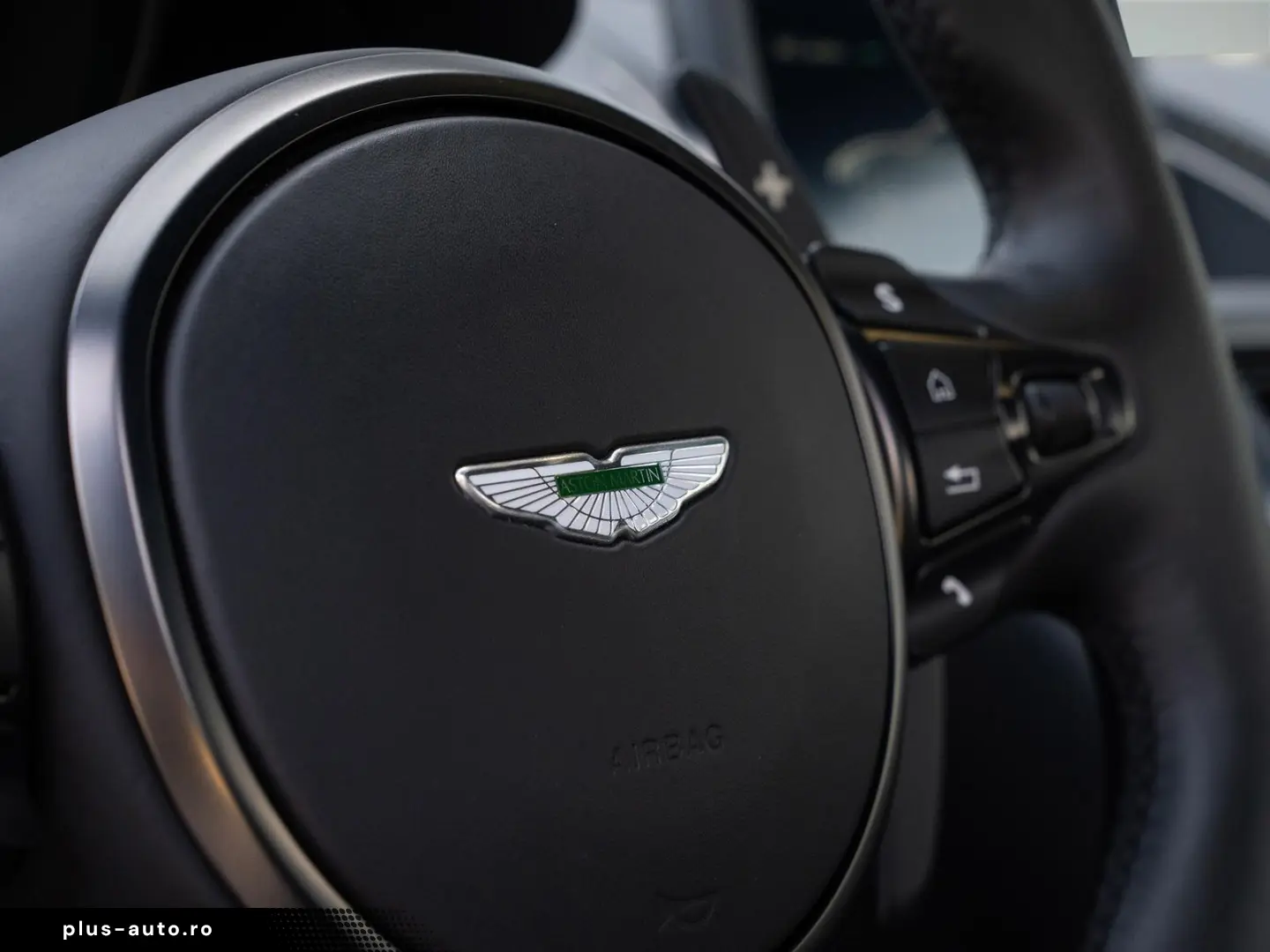 ASTON MARTIN Superleggera 5.2 V12