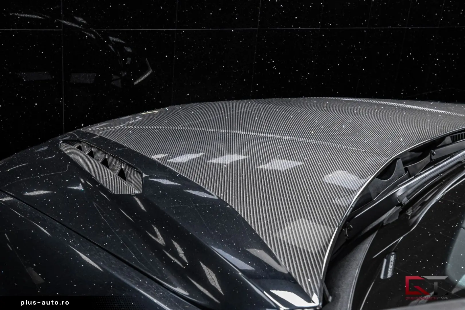 LAMBORGHINI Urus Performante 60th Full Carbon Akrapovic