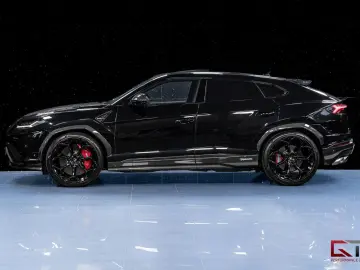 LAMBORGHINI Urus Performante 60th Full Carbon Akrapovic