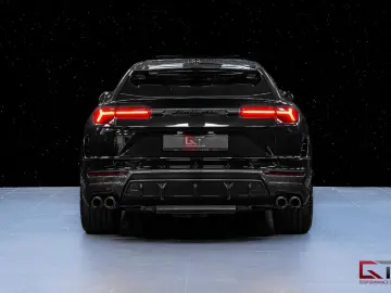 LAMBORGHINI Urus Performante 60th Full Carbon Akrapovic