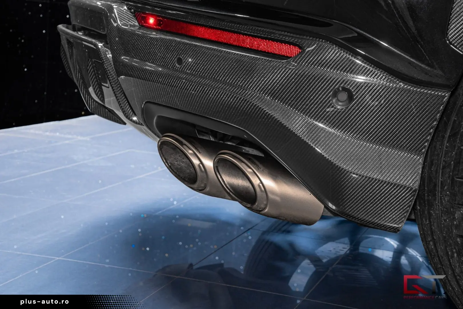 LAMBORGHINI Urus Performante 60th Full Carbon Akrapovic