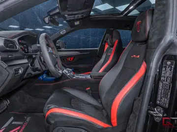 LAMBORGHINI Urus Performante 60th Full Carbon Akrapovic