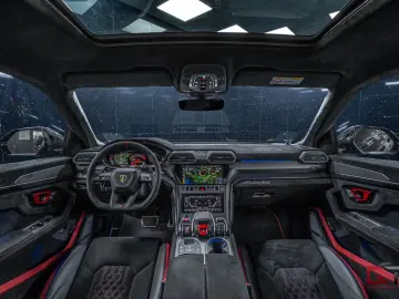 LAMBORGHINI Urus Performante 60th Full Carbon Akrapovic