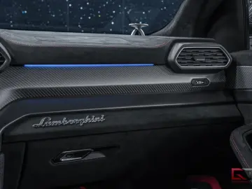 LAMBORGHINI Urus Performante 60th Full Carbon Akrapovic