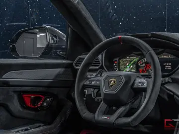 LAMBORGHINI Urus Performante 60th Full Carbon Akrapovic