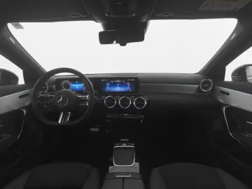 MERCEDES-BENZ CLA 200 AMG