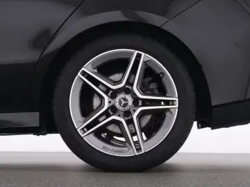 MERCEDES-BENZ CLA 200 AMG