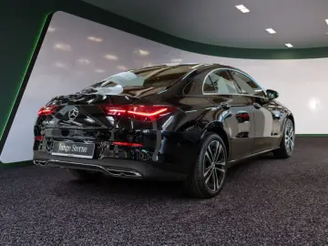 MERCEDES-BENZ CLA 180 Coupé Progressive