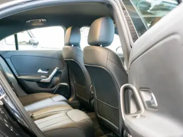 MERCEDES-BENZ CLA 180 Coupé Progressive