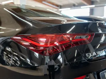 MERCEDES-BENZ CLA 180 Coupé Progressive