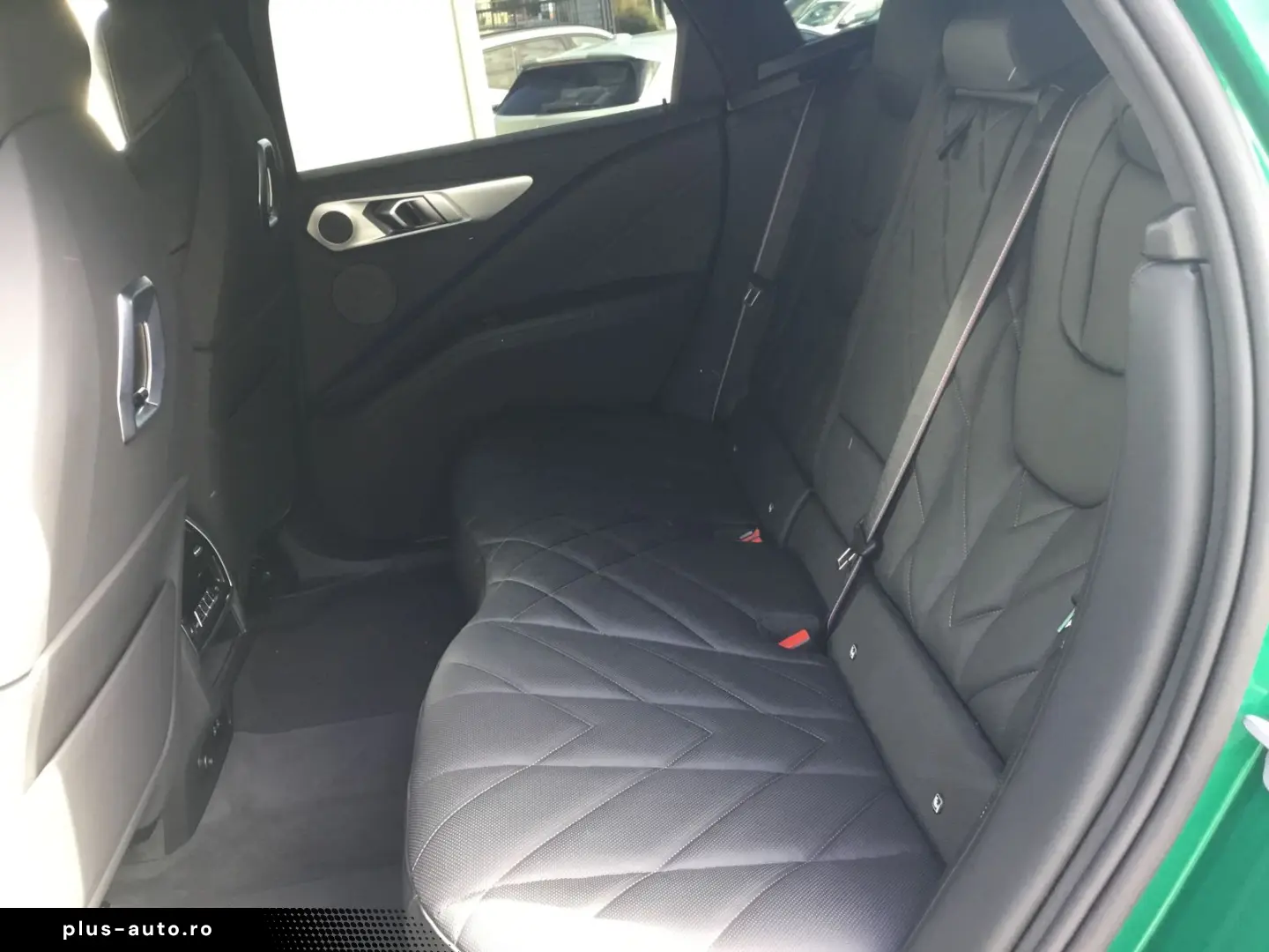 BMW XM 50e AHK ACC KAMERA HK SOUND MASSAGE