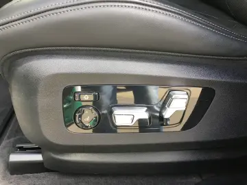 BMW XM 50e AHK ACC KAMERA HK SOUND MASSAGE