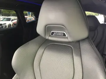 BMW XM 50e AHK ACC KAMERA HK SOUND MASSAGE