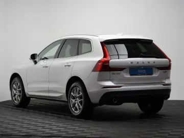 VOLVO XC60 B4 D AWD MomentumPro R-Kamera H&K PANO DAB