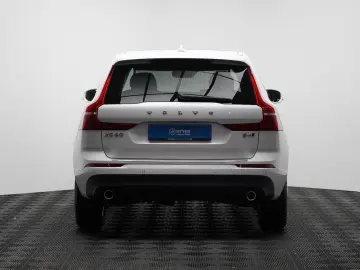 VOLVO XC60 B4 D AWD MomentumPro R-Kamera H&K PANO DAB