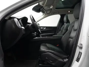 VOLVO XC60 B4 D AWD MomentumPro R-Kamera H&K PANO DAB