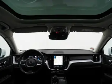 VOLVO XC60 B4 D AWD MomentumPro R-Kamera H&K PANO DAB