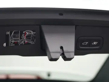 VOLVO XC60 B4 D AWD MomentumPro R-Kamera H&K PANO DAB