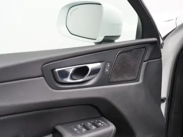 VOLVO XC60 B4 D AWD MomentumPro R-Kamera H&K PANO DAB