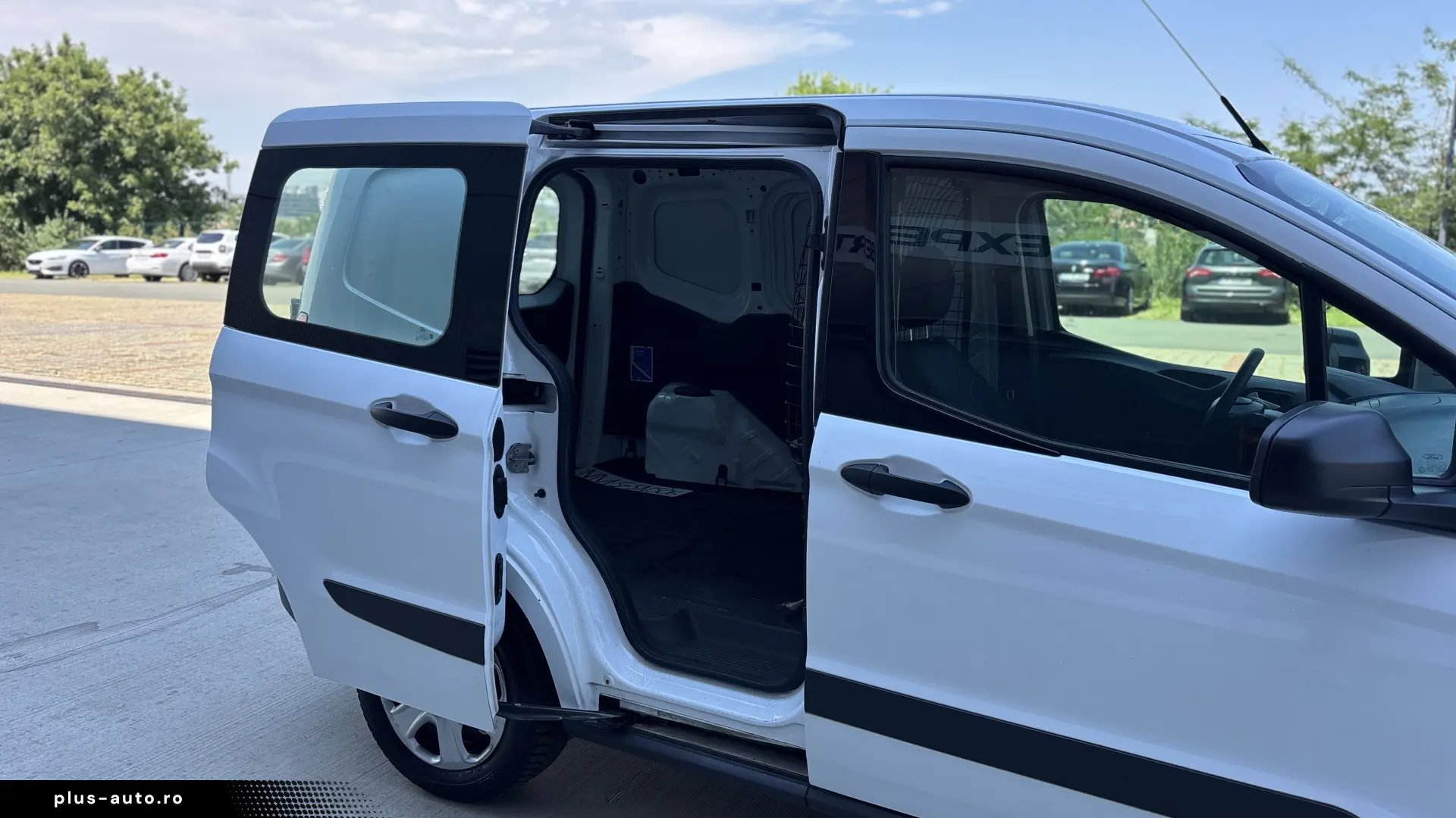 Ford Courier Tranzit 2023