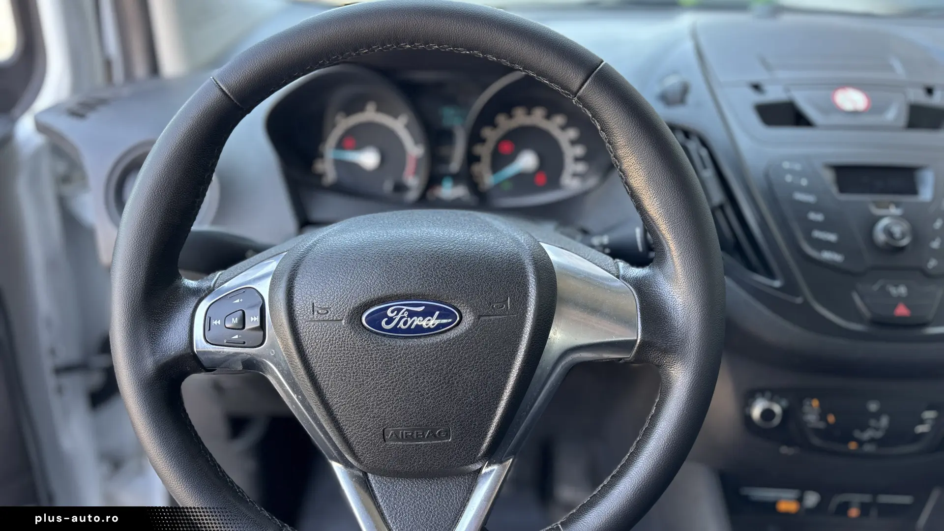 Ford Courier Tranzit 2023