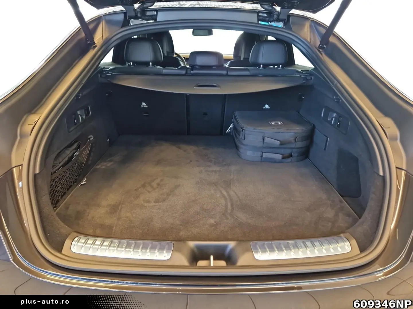 MERCEDES-BENZ GLC 300 e 4M AMG Coupé AHK DIGITAL Distronic