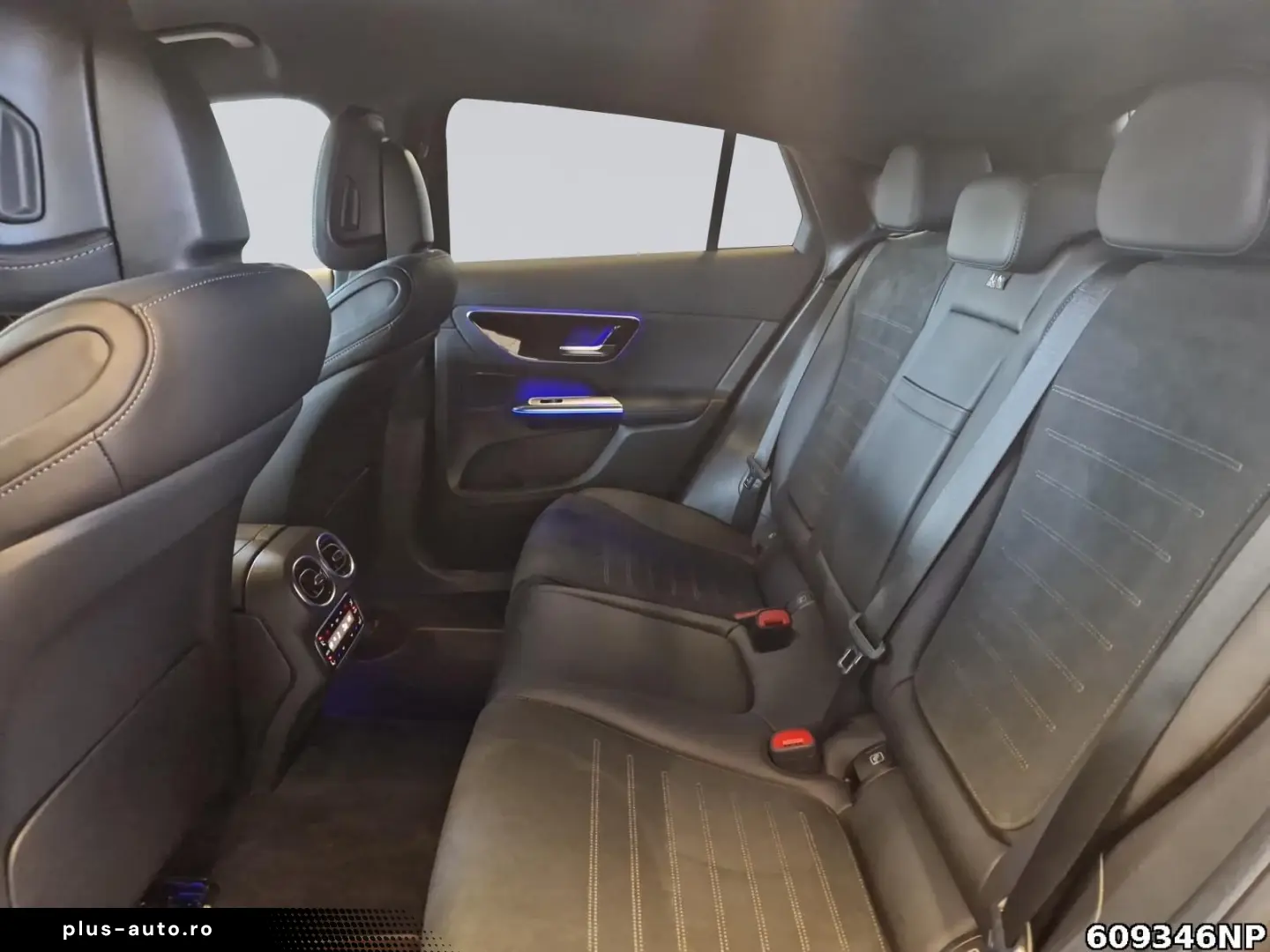 MERCEDES-BENZ GLC 300 e 4M AMG Coupé AHK DIGITAL Distronic