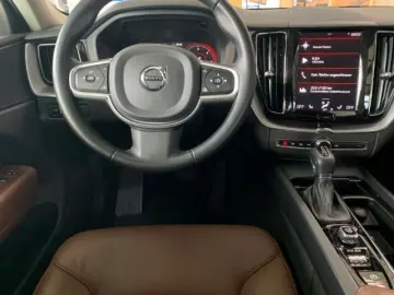 VOLVO XC60 D4 Momentum Zusätzlicher Radsatz