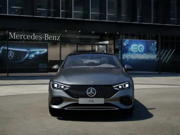 MERCEDES-BENZ EQE 300 AMG-Sport Hyper Pano Airm Sitz…