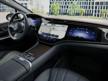 MERCEDES-BENZ EQE 300 AMG-Sport Hyper Pano Airm Sitz…