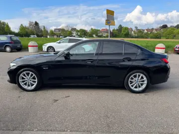 BMW 320 e Lim. Advantage Navi Live Cockpit HiFi AHK