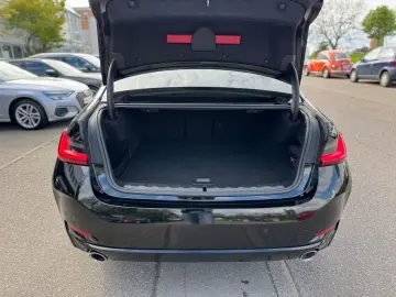 BMW 320 e Lim. Advantage Navi Live Cockpit HiFi AHK