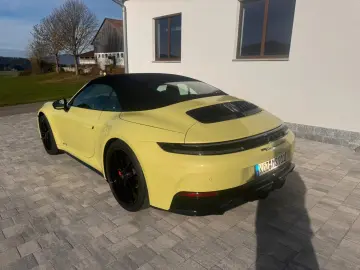 Porsche 992 911 Carrera 4 GTS Neues Modell