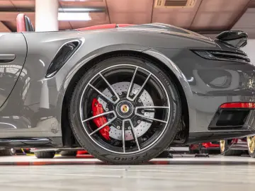 PORSCHE 992 Turbo S Cabriolet LIFT AKRAPOVIC PLDS  BOSE