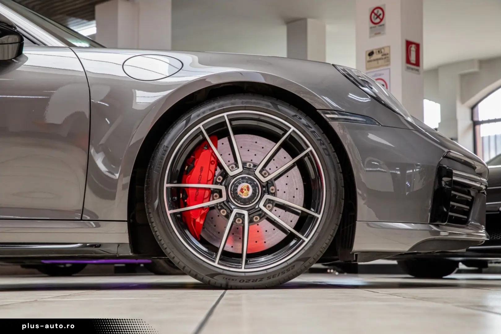 PORSCHE 992 Turbo S Cabriolet LIFT AKRAPOVIC PLDS  BOSE