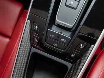 PORSCHE 992 Turbo S Cabriolet LIFT AKRAPOVIC PLDS  BOSE