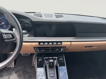 PORSCHE 992 911 Carrera Cabriolet Bose LED ACC Apple Car