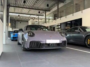 Porsche 992 Targa 4 GTS Exclusive Manufaktur