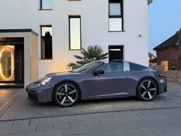 Porsche 992 Targa 4 GTS Exclusive Manufaktur