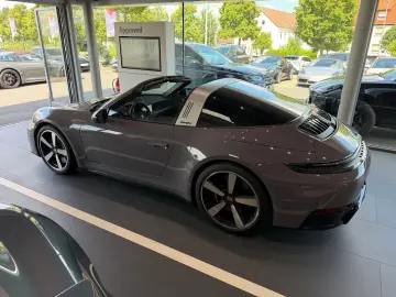 Porsche 992 Targa 4 GTS Exclusive Manufaktur