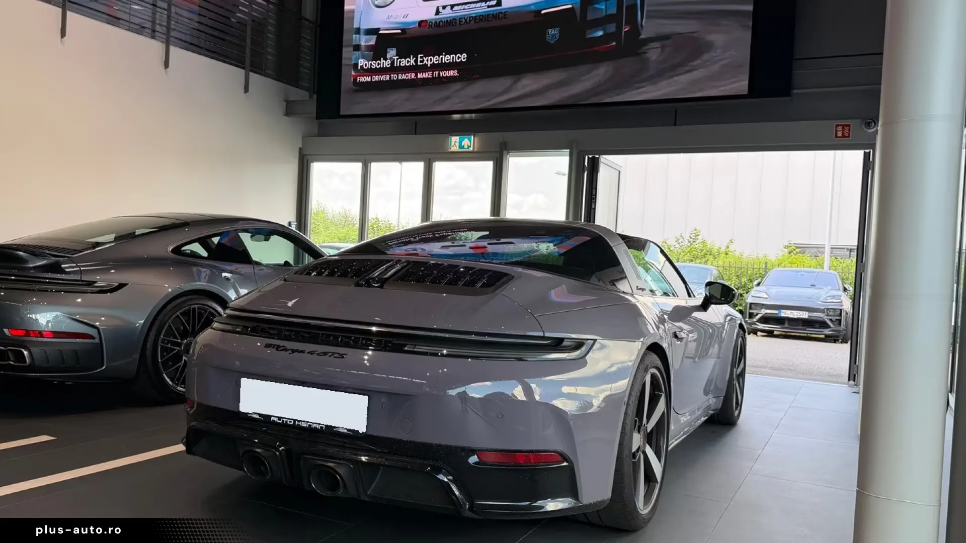 Porsche 992 Targa 4 GTS Exclusive Manufaktur