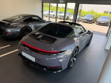 Porsche 992 Targa 4 GTS Exclusive Manufaktur