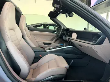 Porsche 992 Targa 4 GTS Exclusive Manufaktur