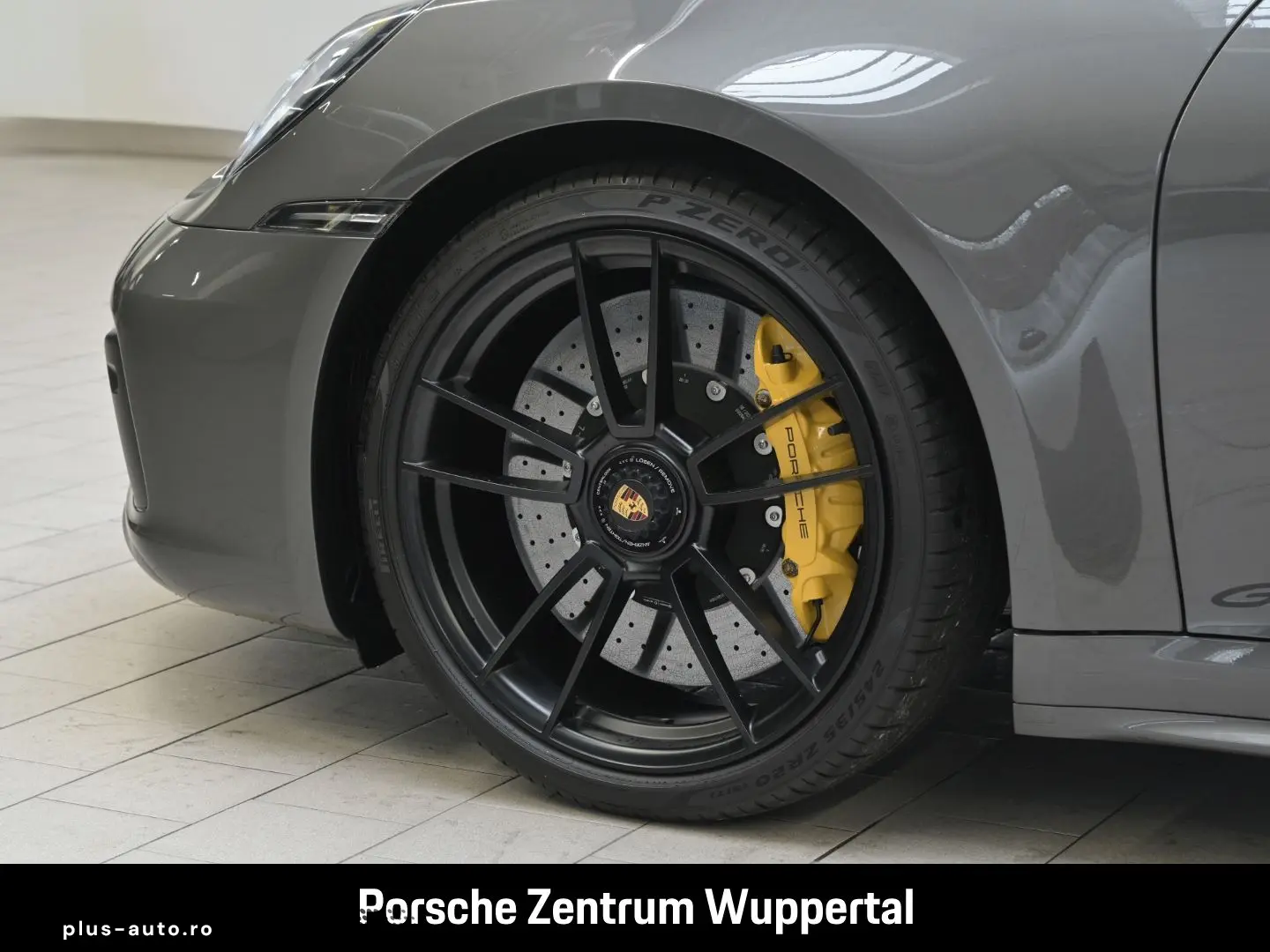 PORSCHE 992 Targa 4 GTS 18-Wege BOSE  HA-Lenkung PCCB In