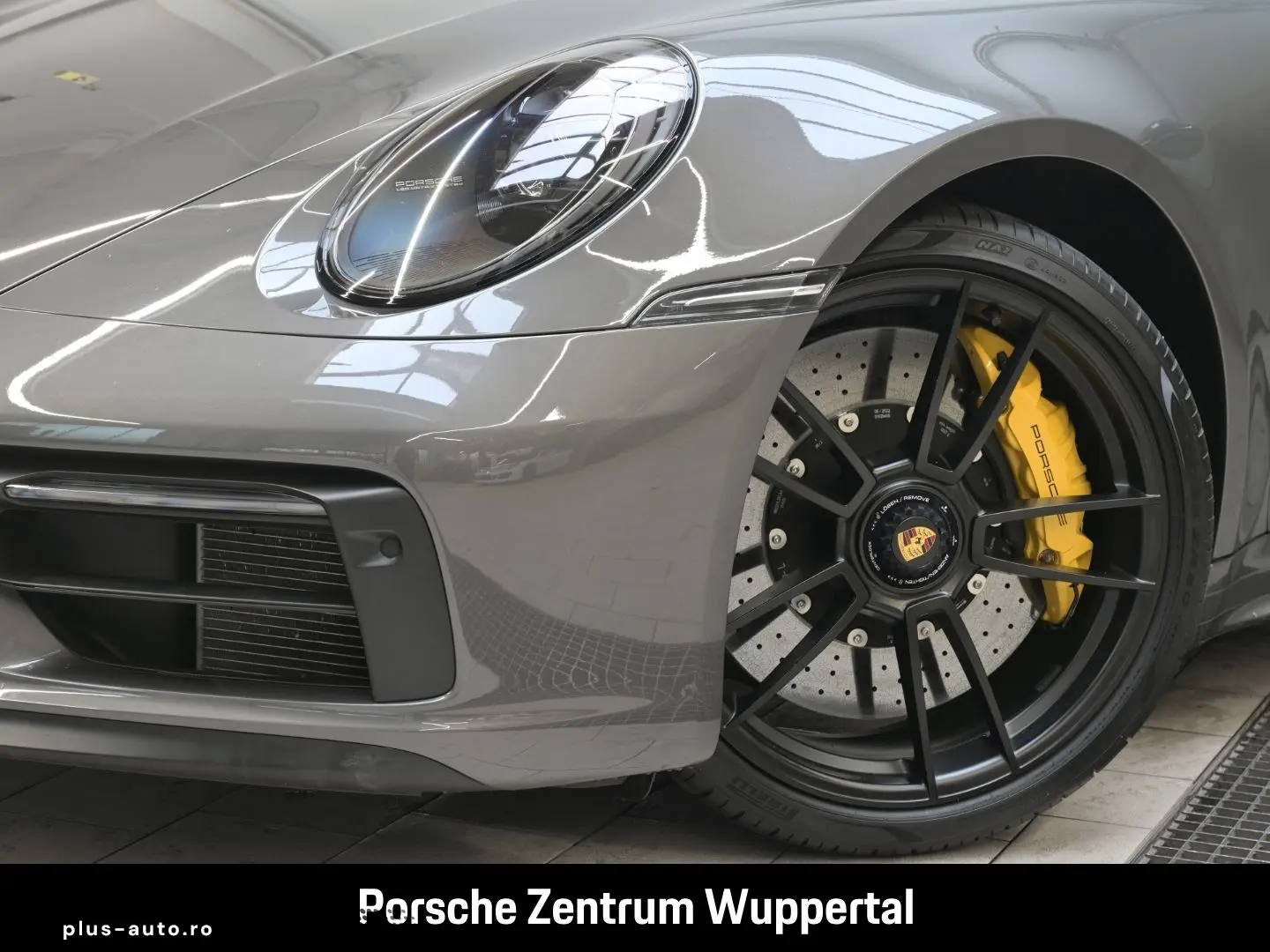 PORSCHE 992 Targa 4 GTS 18-Wege BOSE  HA-Lenkung PCCB In