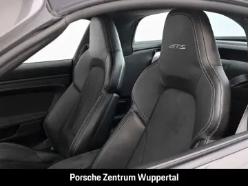 PORSCHE 992 Targa 4 GTS 18-Wege BOSE  HA-Lenkung PCCB In